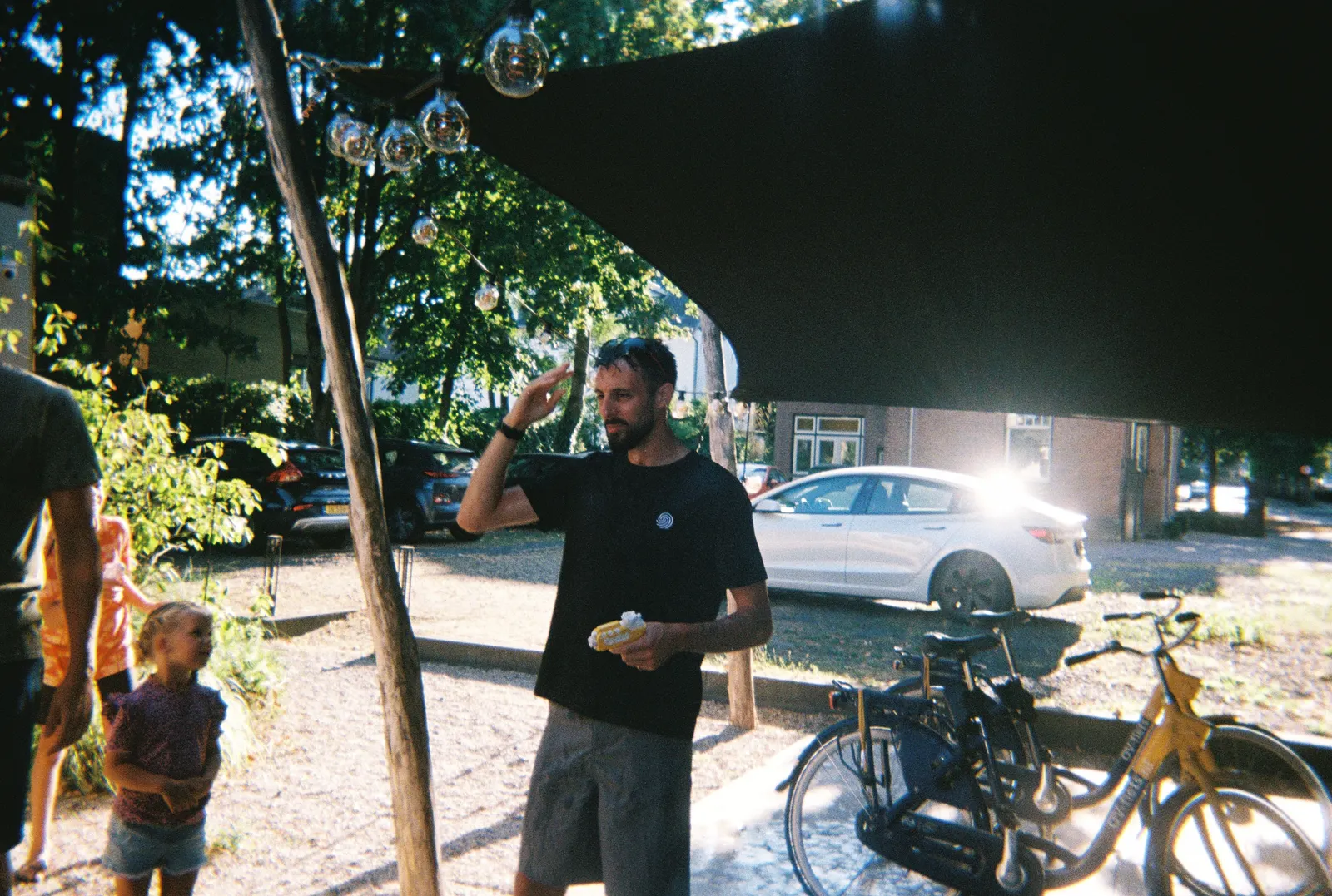 Frame 106 of 209, roll 1