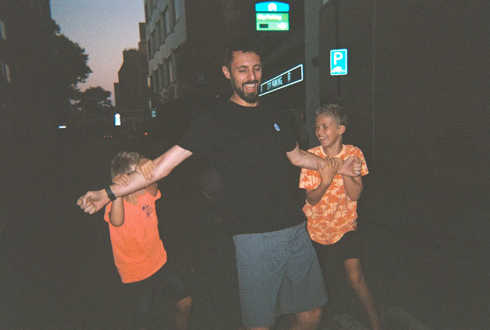 Frame 102 of 209, roll 3